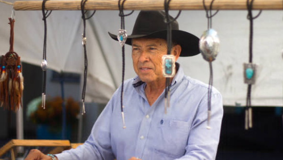 how to properly wear a bolo tie