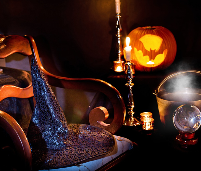 What are some popular Halloween-themed jewelry pieces - Gthic.com