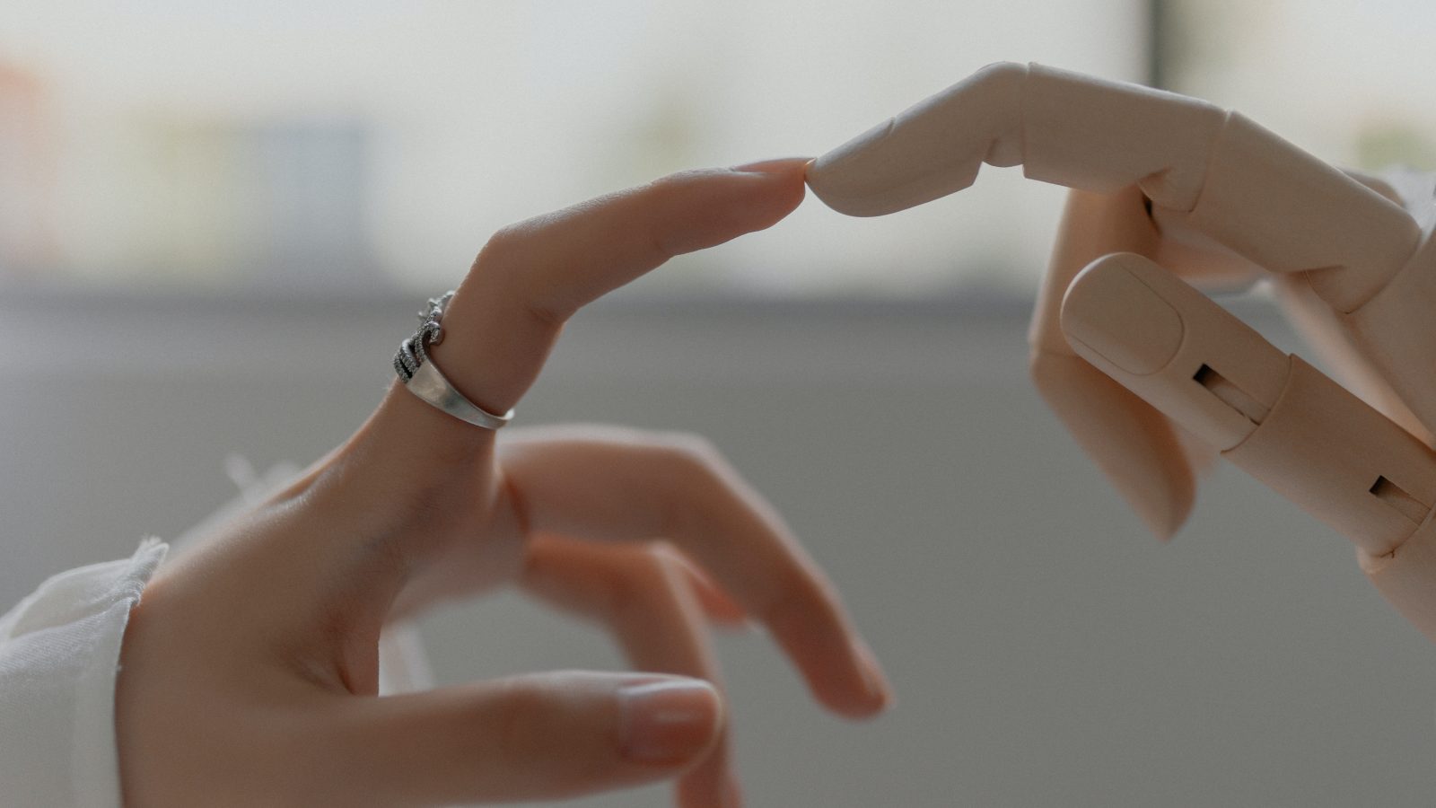 Discover the Profound Meaning of Wearing an Index Finger Ring-Gthic.com