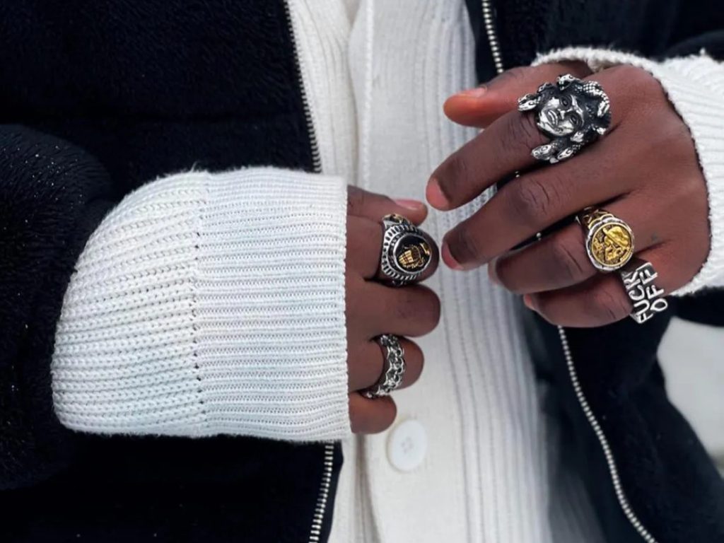 skull rings