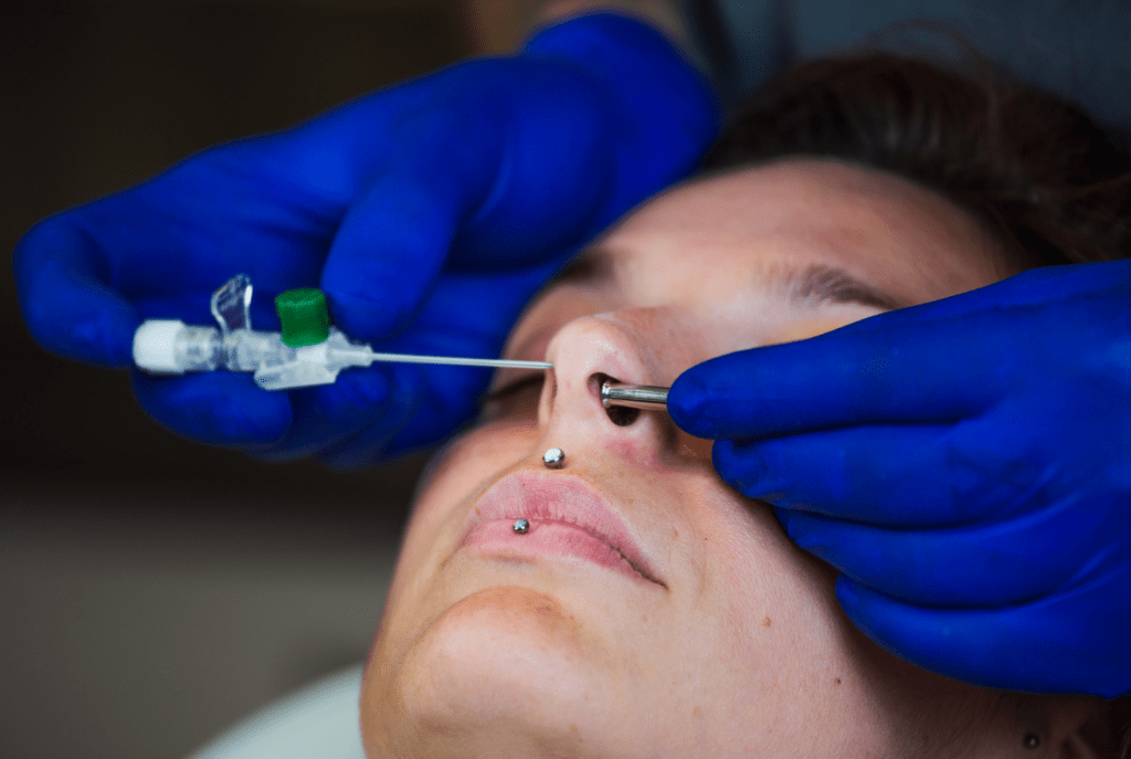 nose piercing process-Gthic.com