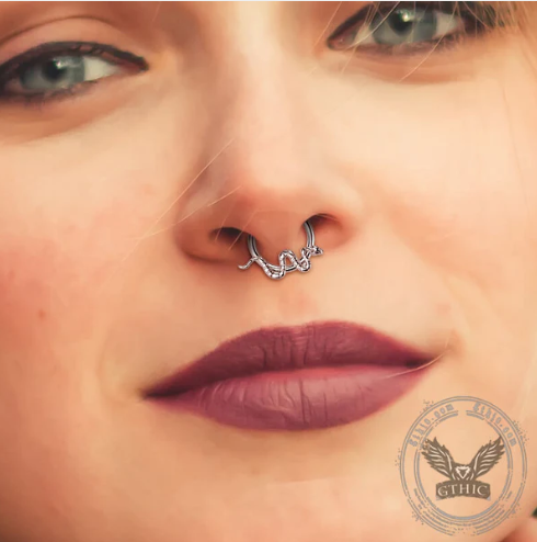 septum piercing（nostrils piercing）-Gthic.com