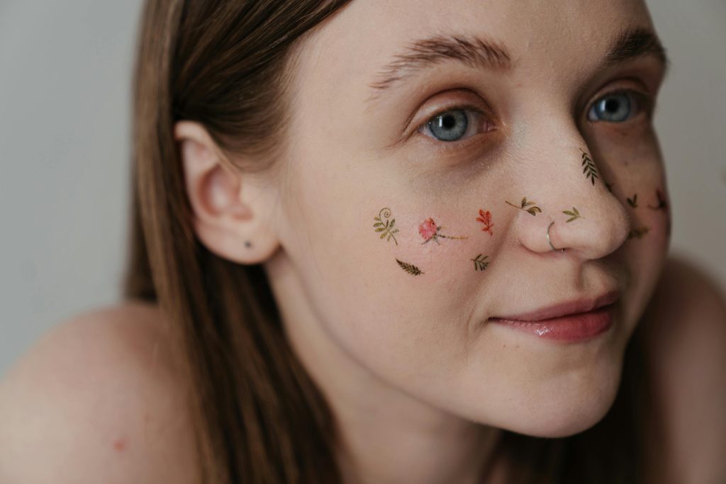 female nose piercing-Gthic.com